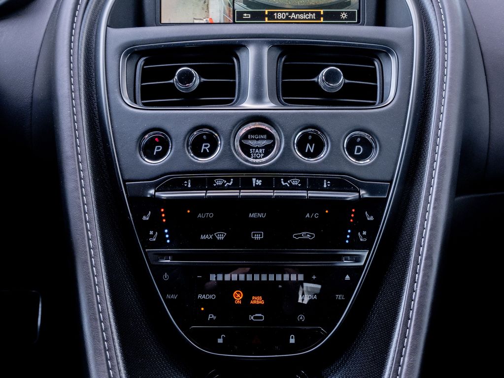 Aston Martin DB 2017