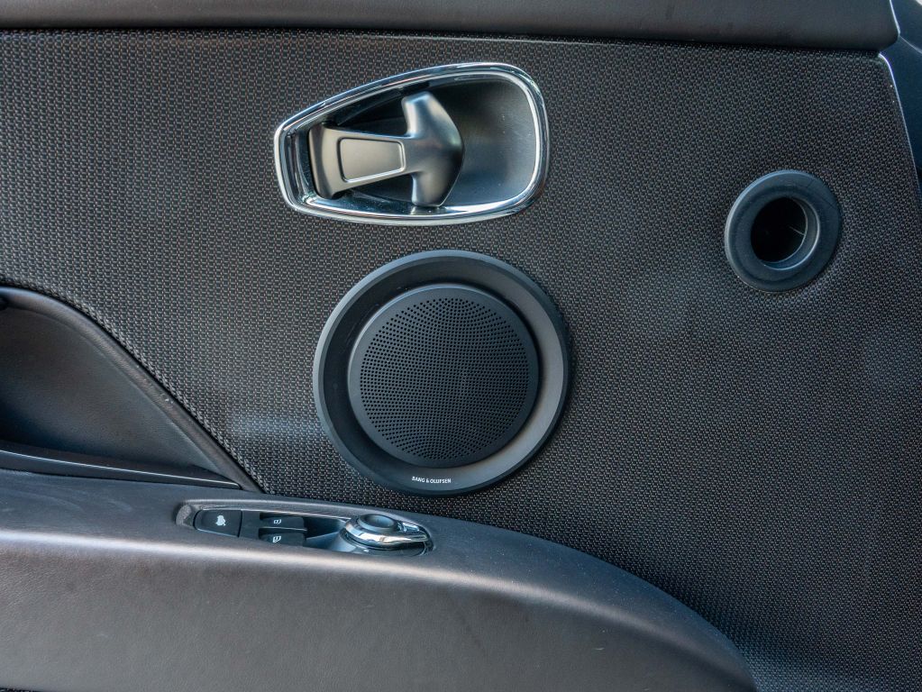 Aston Martin DB 2017