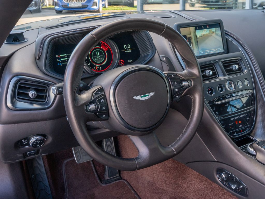 Aston Martin DB 2017