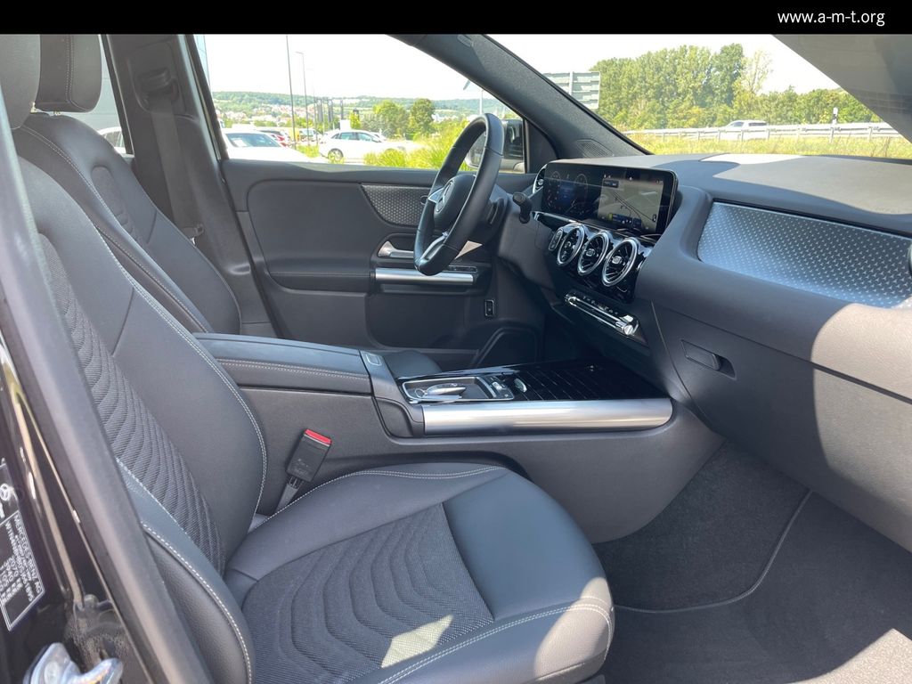 Mercedes-Benz GLA 200 2024