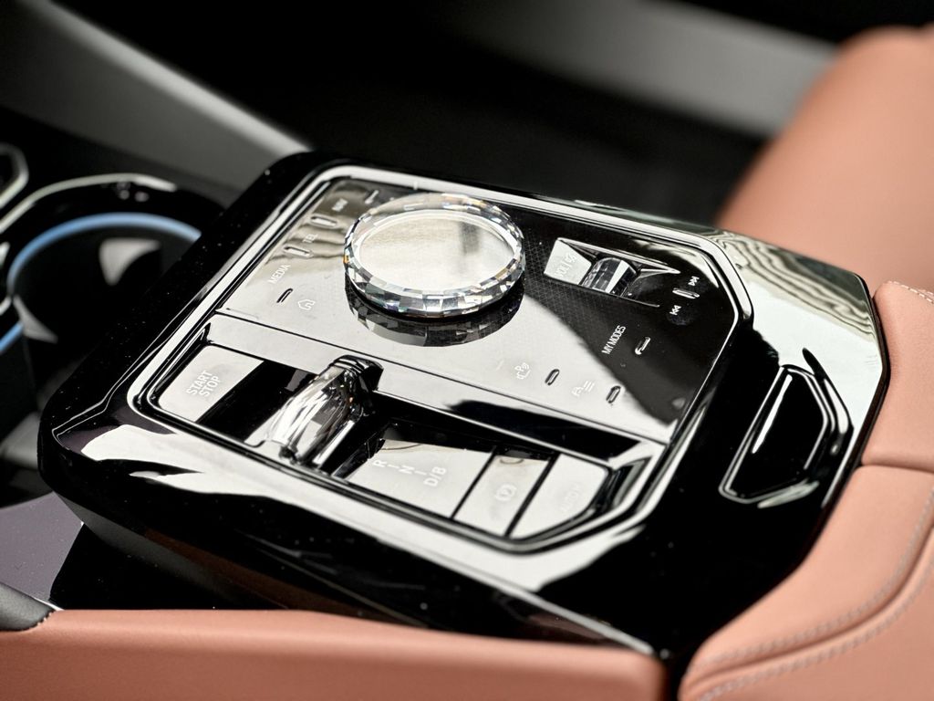 BMW i5 2025