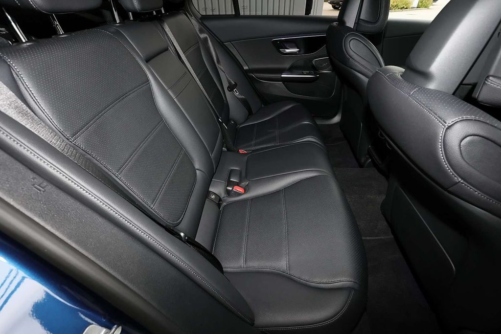 Mercedes-Benz C 200 2024