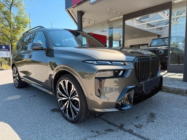 BMW X7 2025