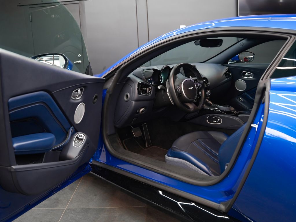 Aston Martin V8 Vantage 2018