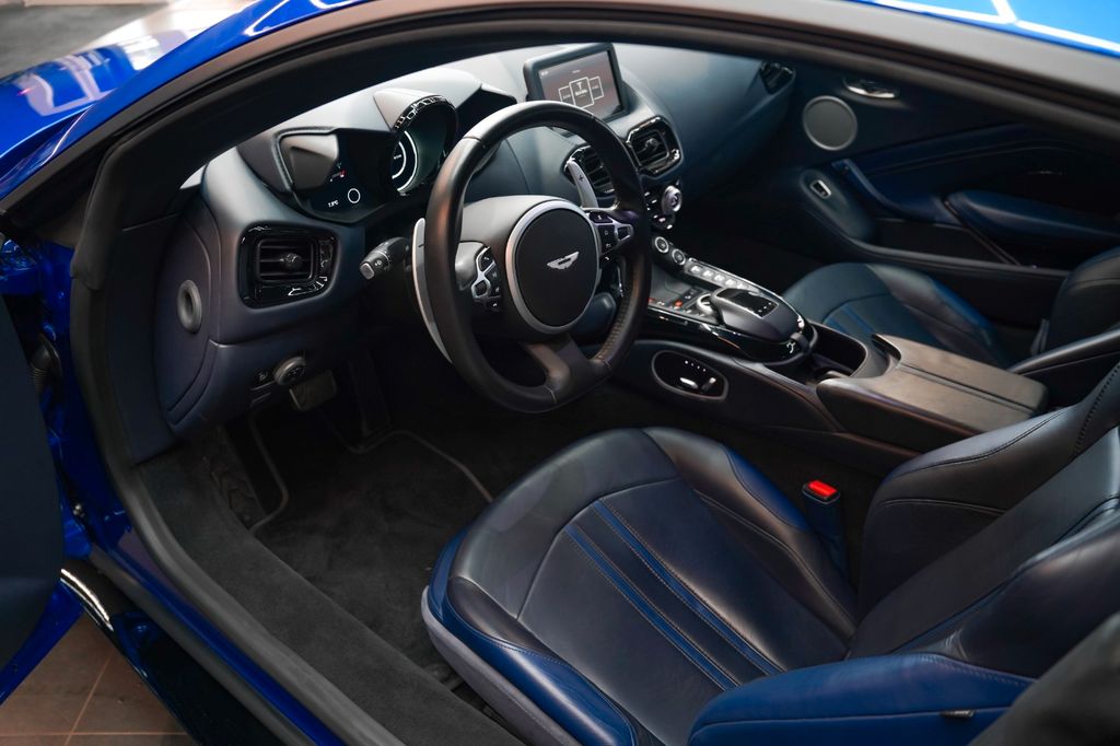 Aston Martin V8 Vantage 2018