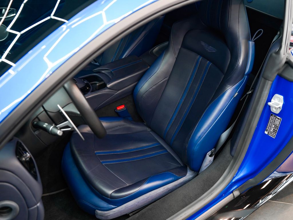 Aston Martin V8 Vantage 2018