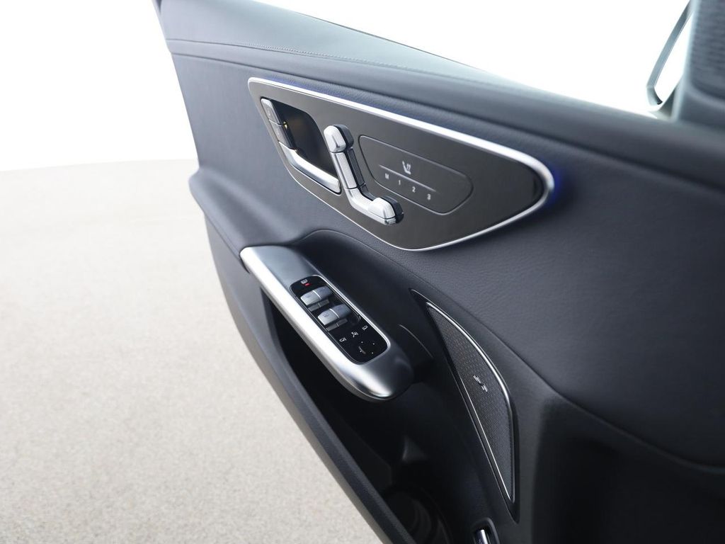 Mercedes-Benz C 220 2025