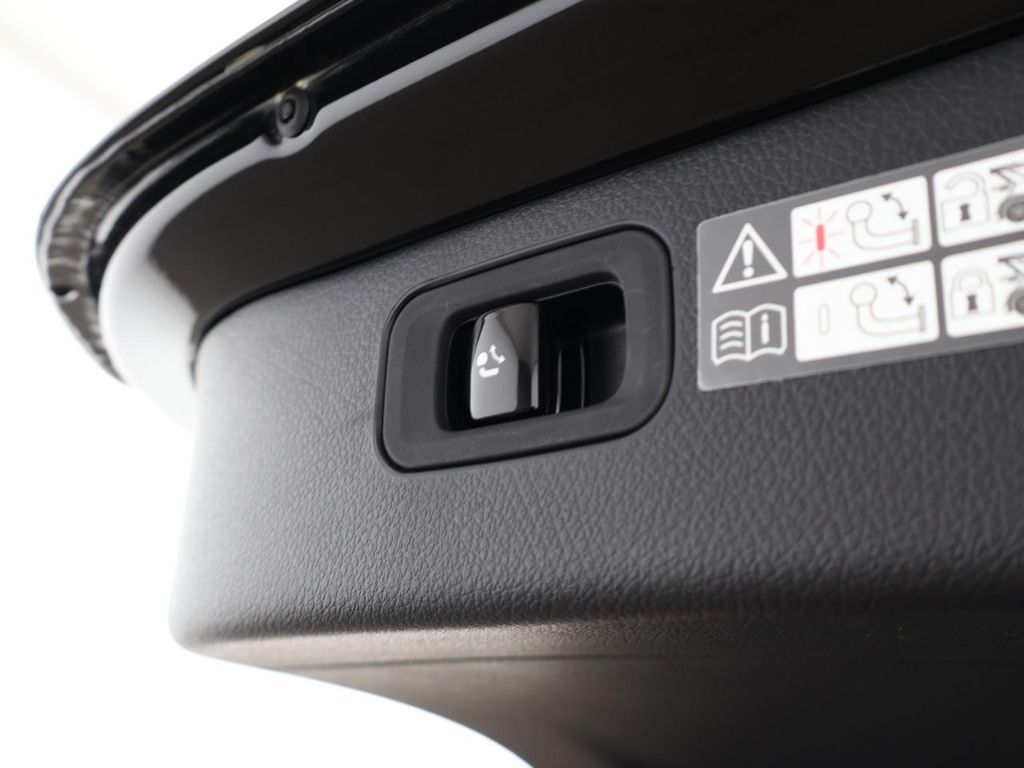 Mercedes-Benz C 220 2025