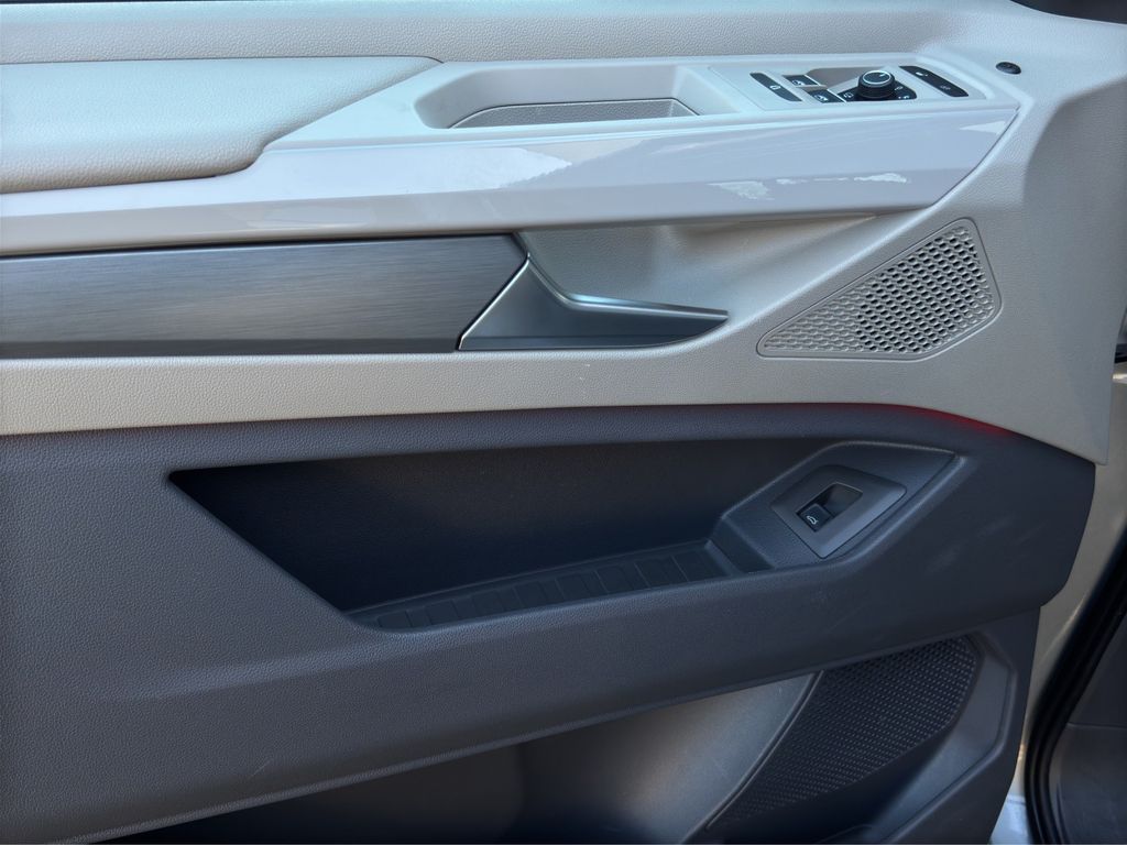 Volkswagen T7 Multivan 2023