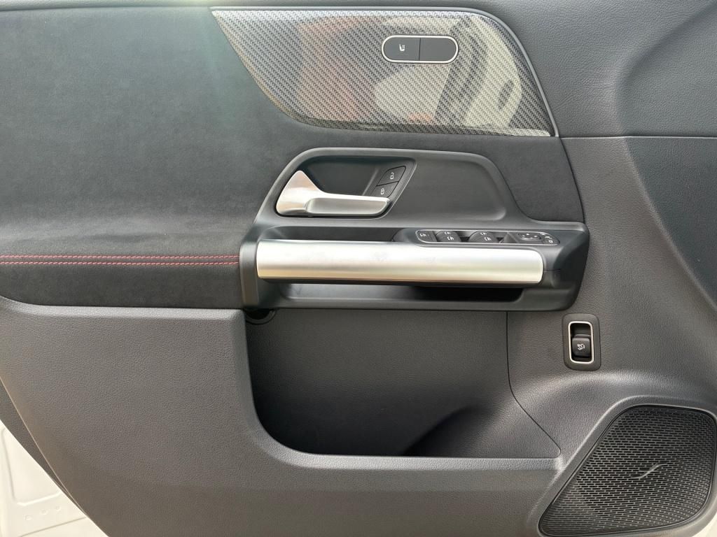 Mercedes-Benz B 200 2024