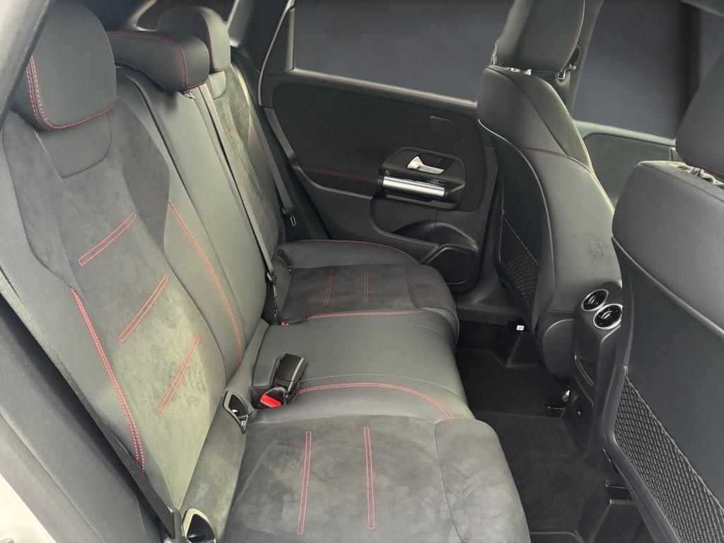 Mercedes-Benz B 200 2024