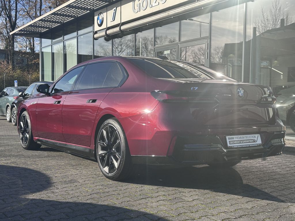 BMW i7 2024