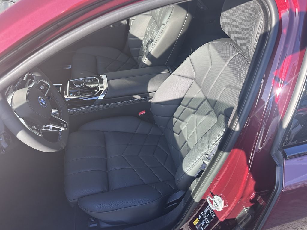 BMW i7 2024