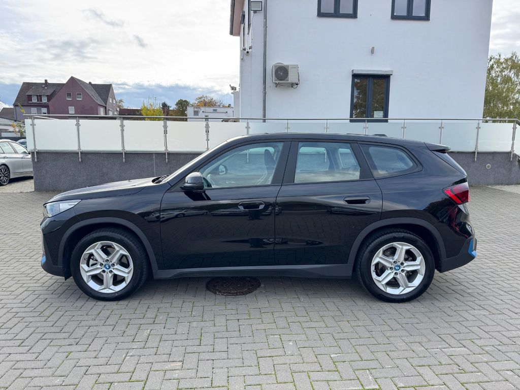 BMW iX1 2023