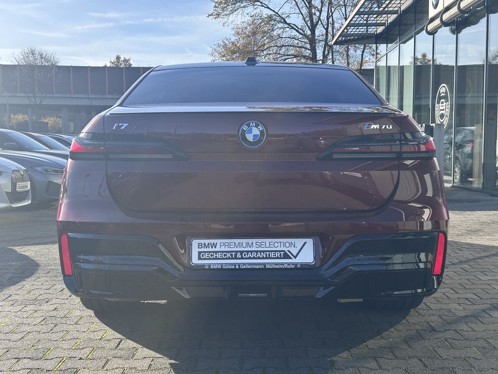 BMW i7 2024