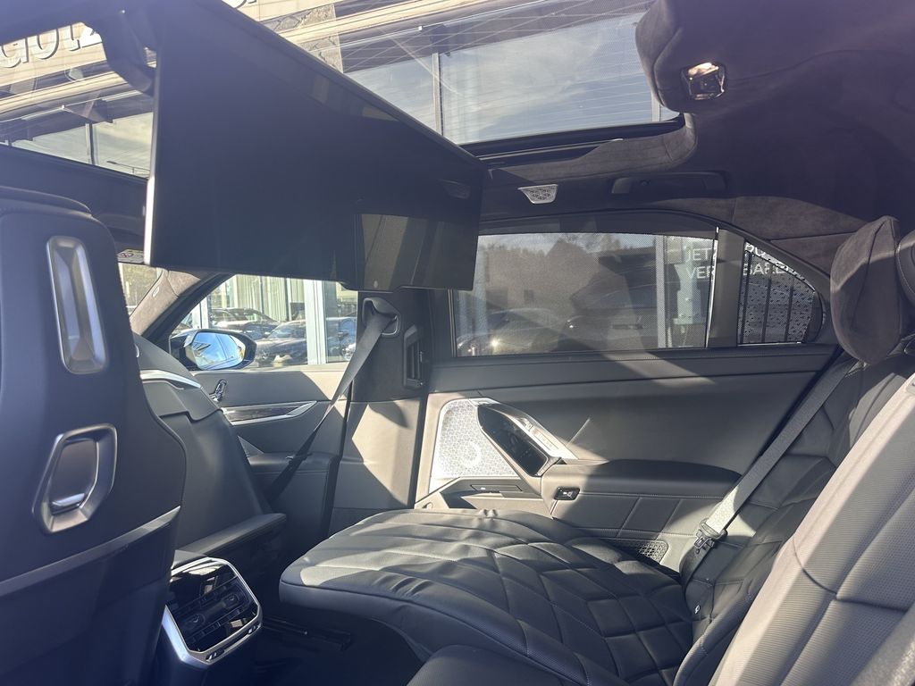 BMW i7 2024