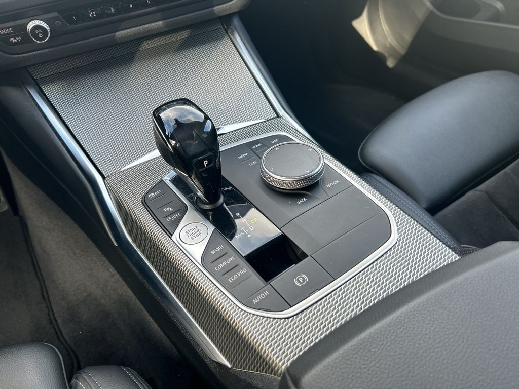 BMW 318 2021