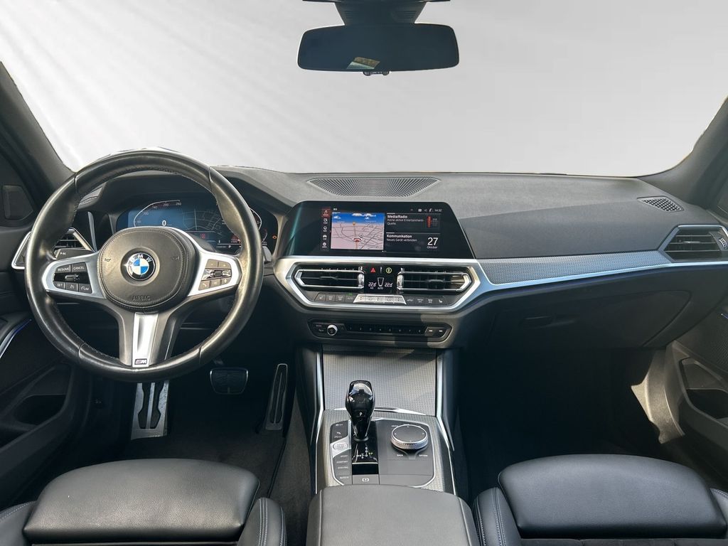 BMW 318 2021