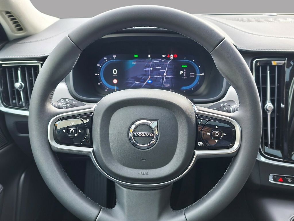 Volvo S90 2025