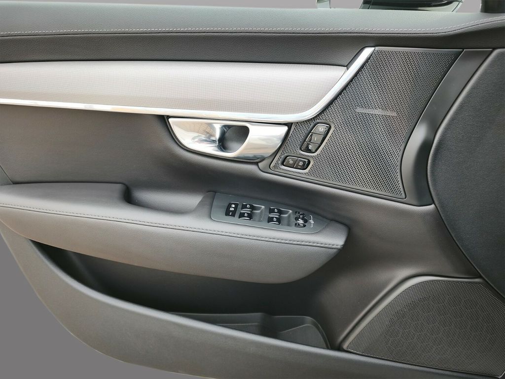 Volvo S90 2025