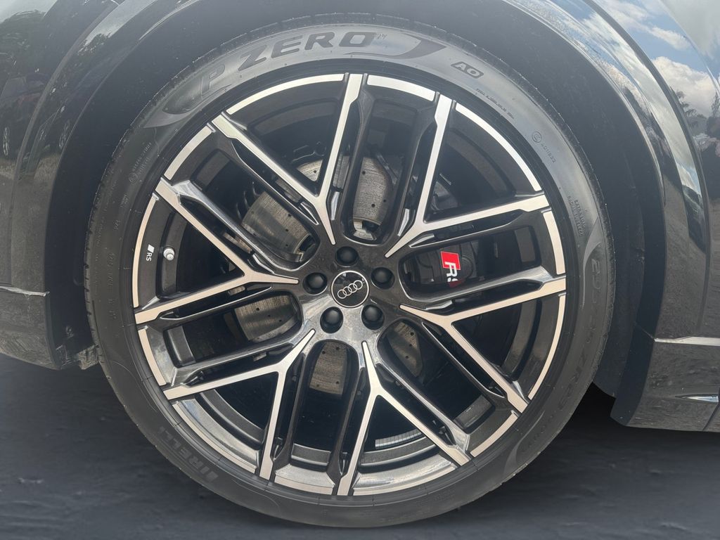 Audi RSQ8 2025