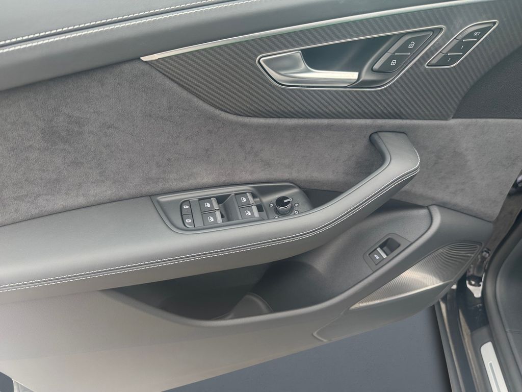 Audi RSQ8 2025