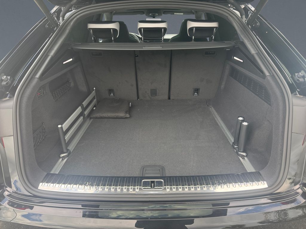 Audi RSQ8 2025