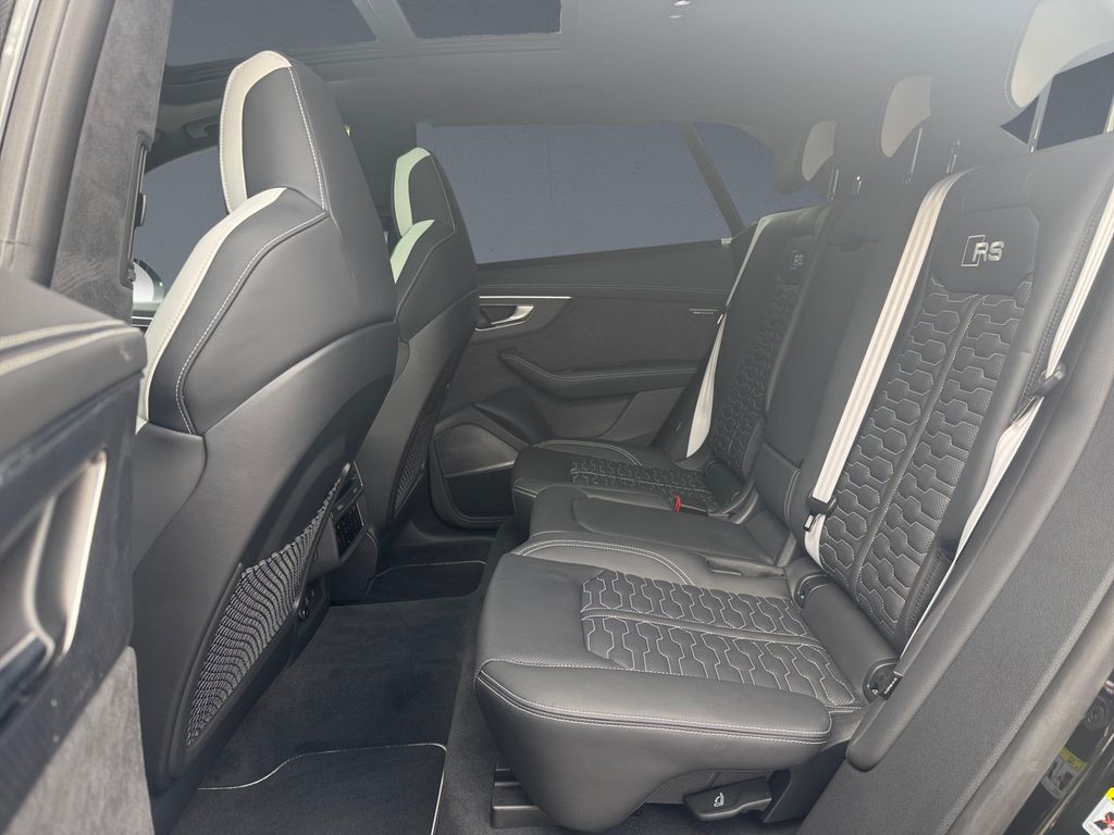 Audi RSQ8 2025