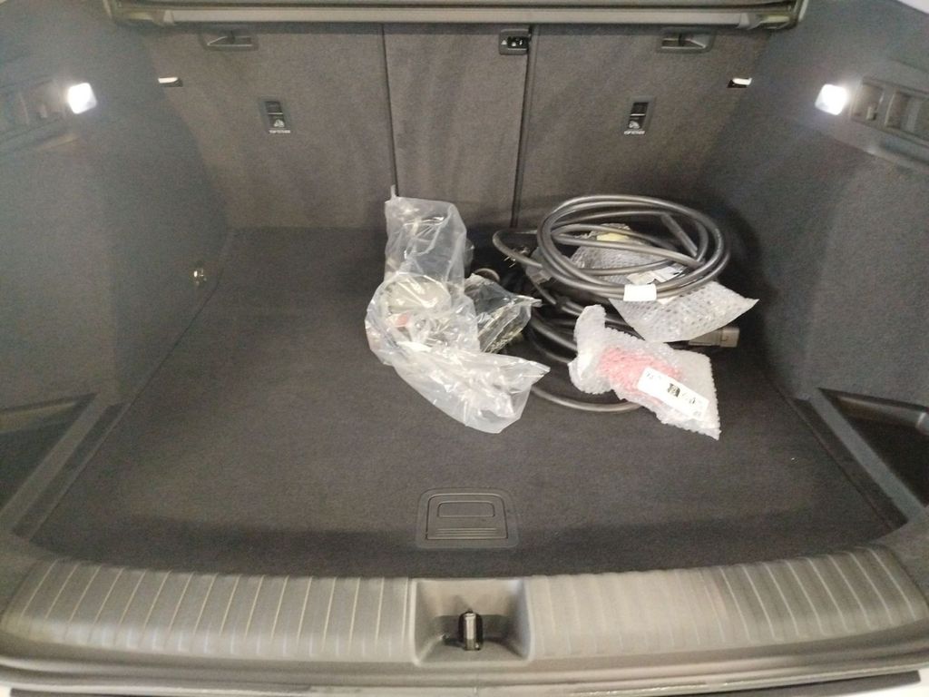 Audi Q6 e-tron 2025