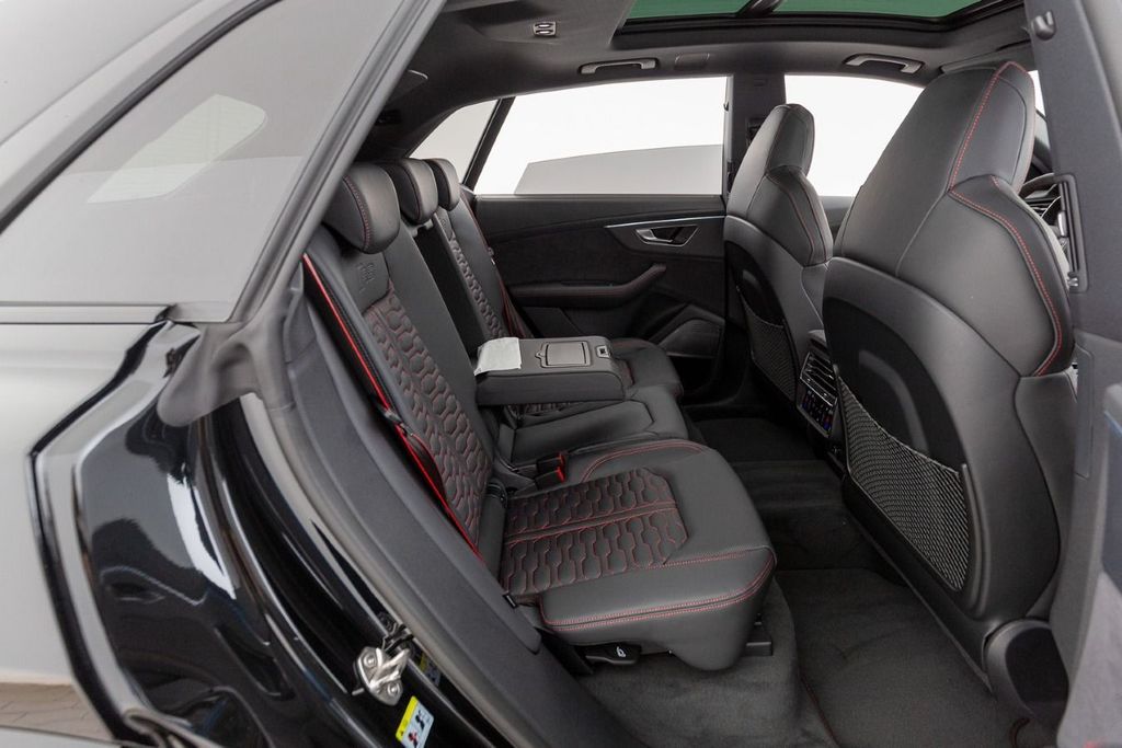 Audi RSQ8 2025