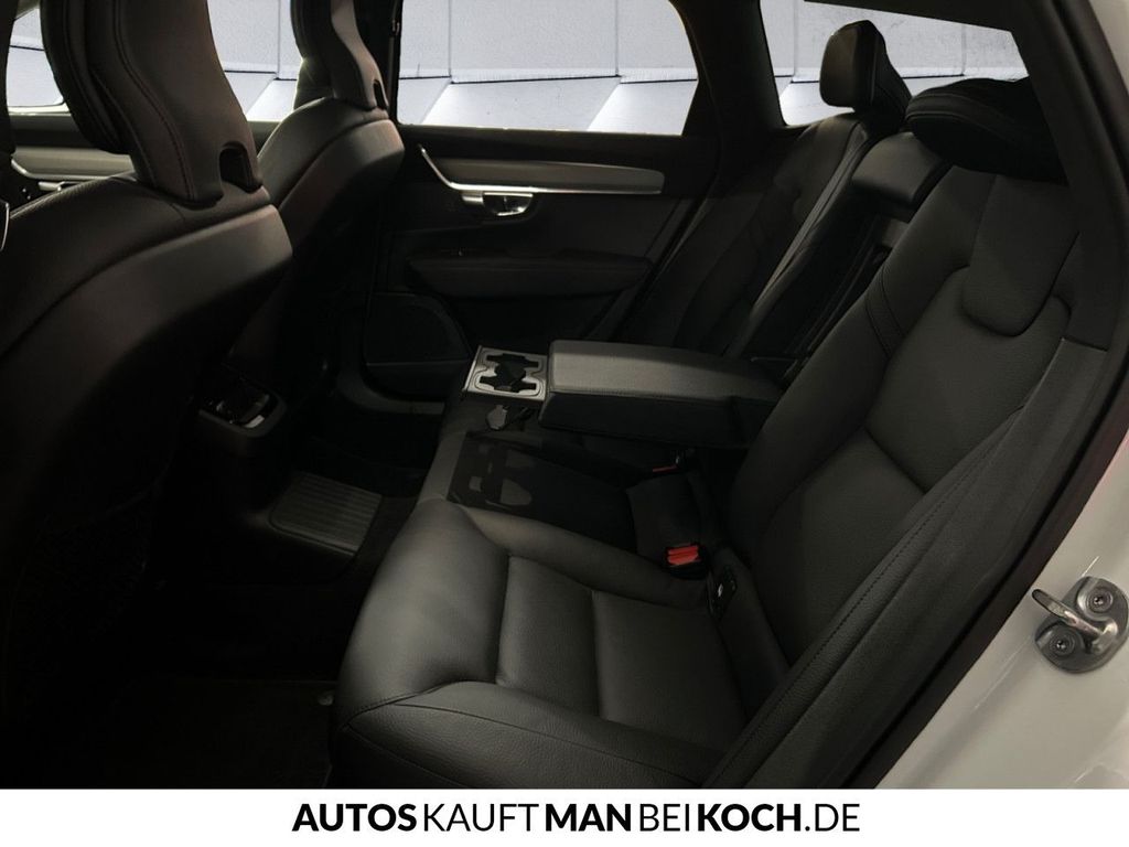 Volvo V90 2022