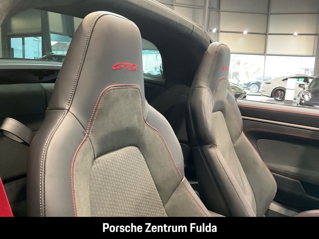 Porsche 992 2025
