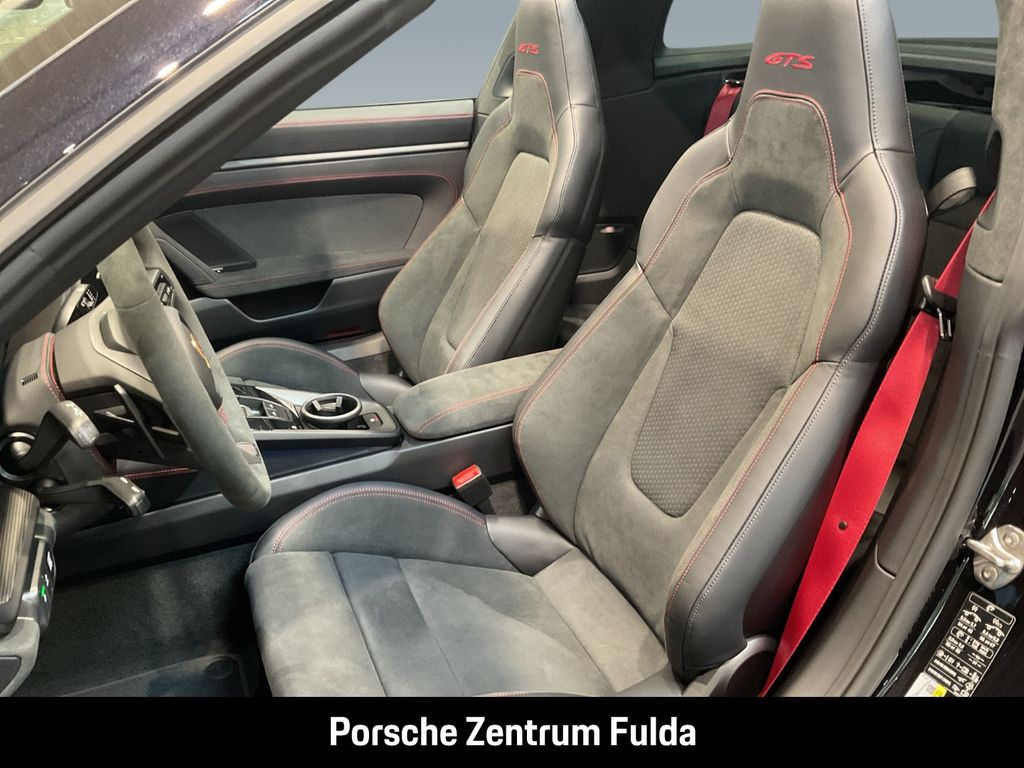Porsche 992 2025