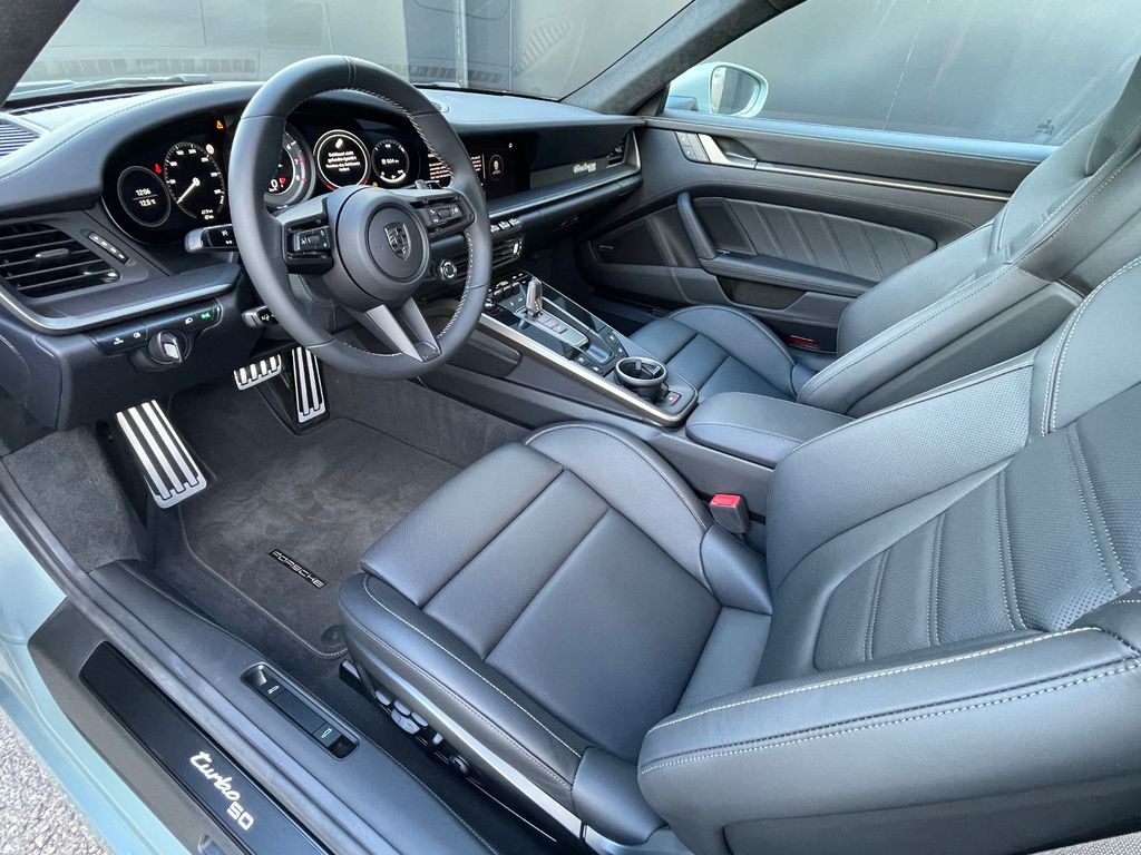 Porsche 992 2025