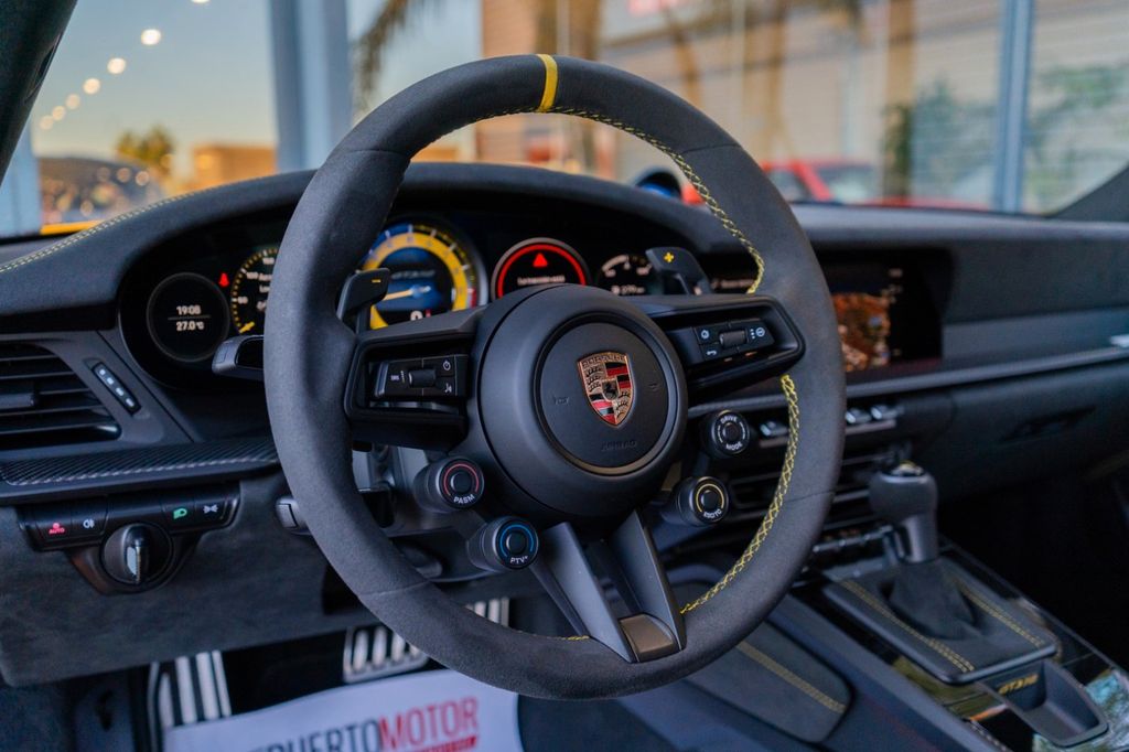 Porsche 911 2025