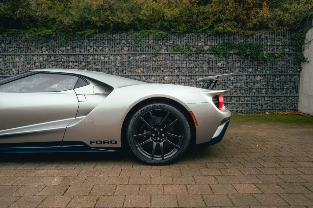 Ford GT