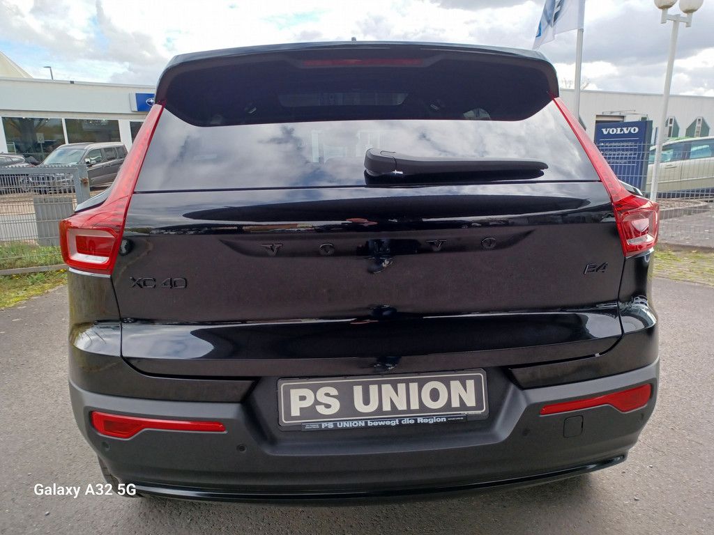 Volvo XC40 2025