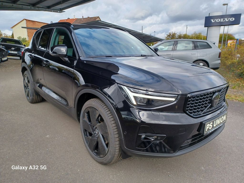 Volvo XC40 2025