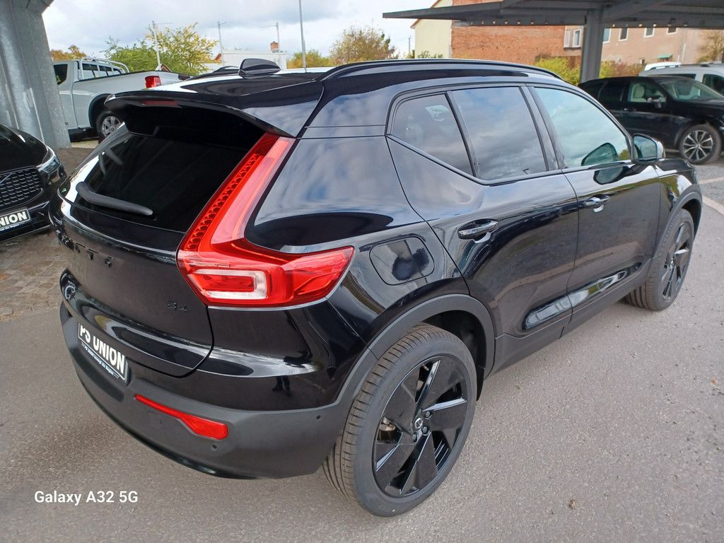 Volvo XC40 2025