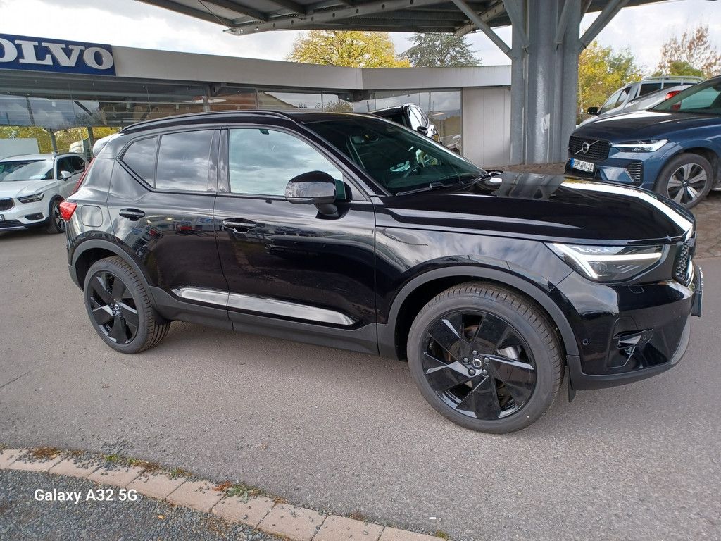 Volvo XC40 2025