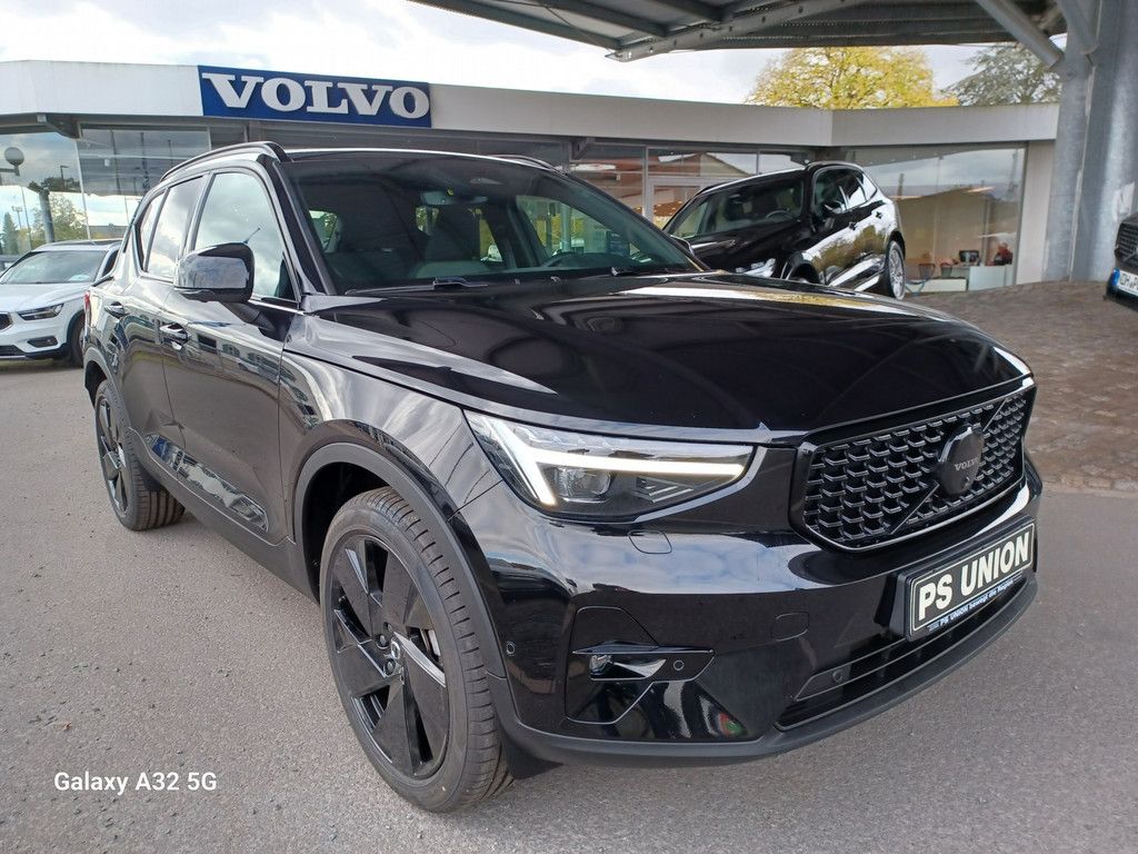 Volvo XC40 2025
