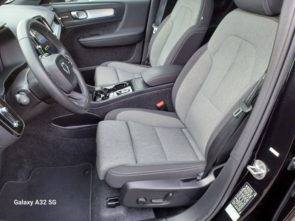Volvo XC40 2025