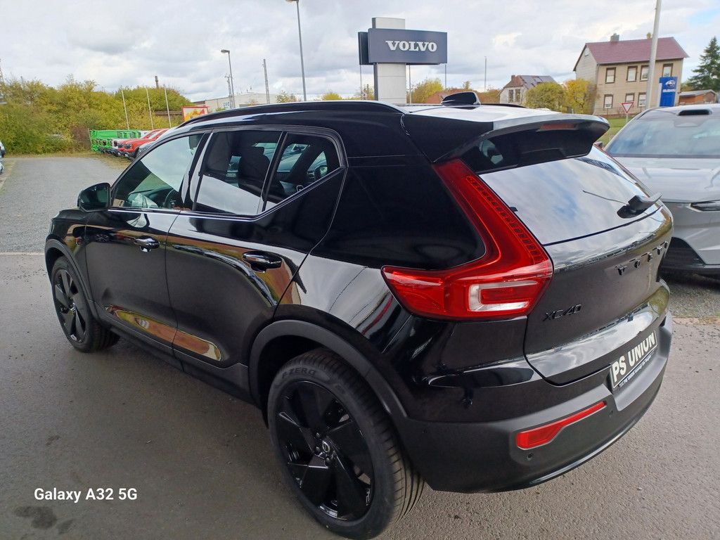Volvo XC40 2025