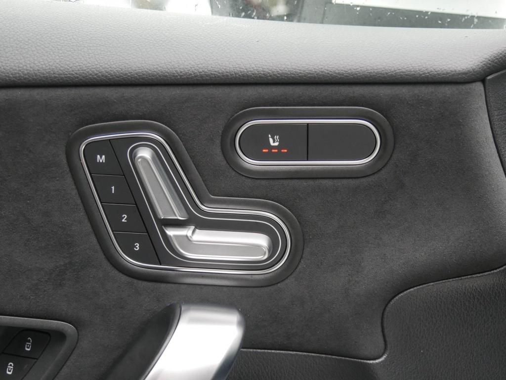 Mercedes-Benz A 220 2024