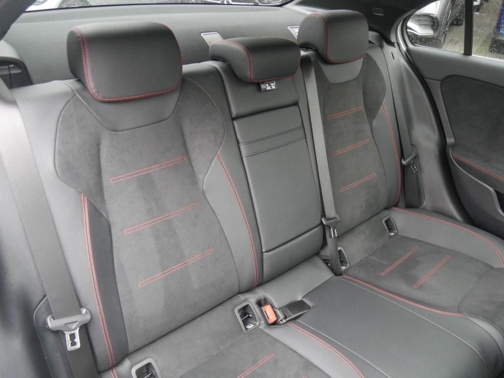 Mercedes-Benz A 220 2024