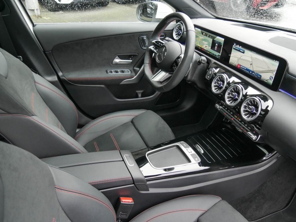 Mercedes-Benz A 220 2024