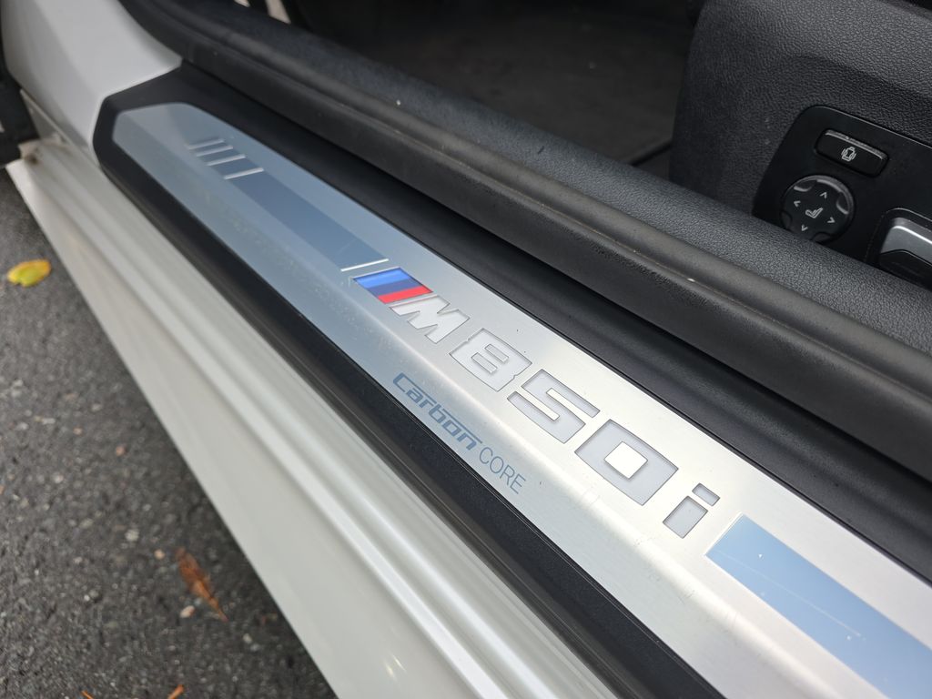 BMW M850 2021