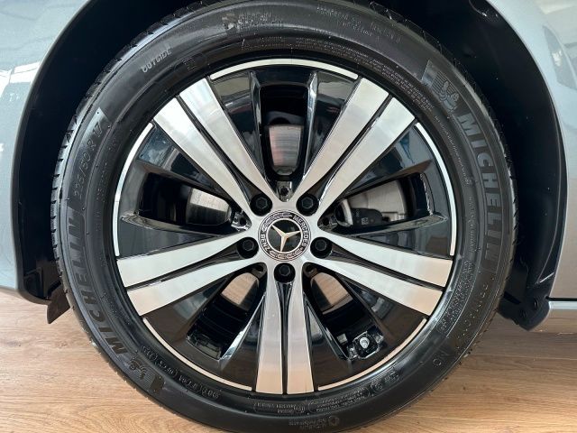 Mercedes-Benz C 220 2025