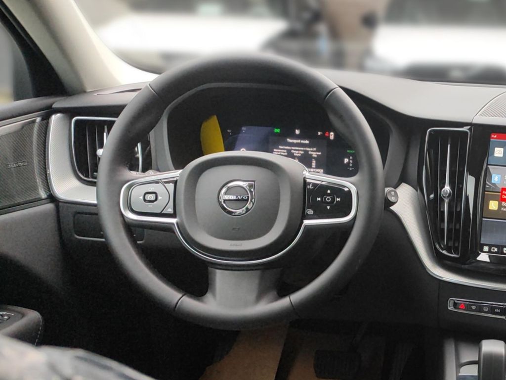 Volvo XC60 2025