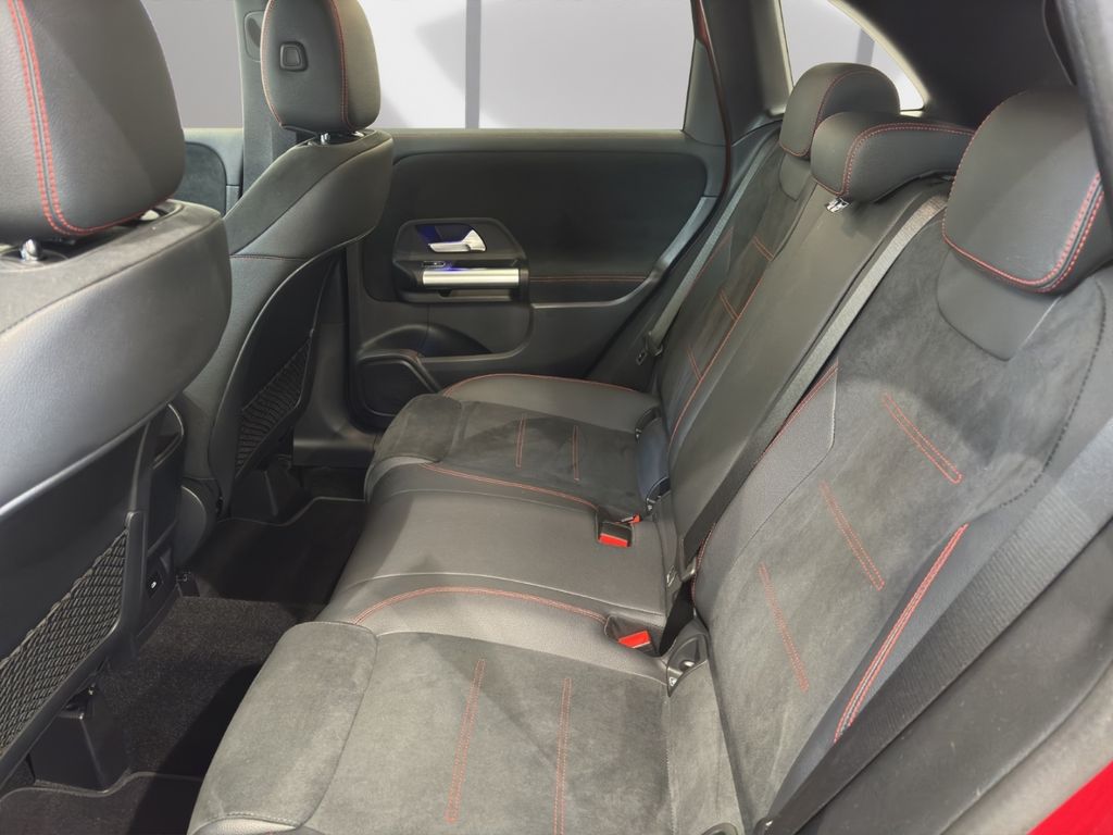 Mercedes-Benz B 220 2024